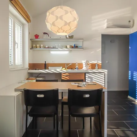 Dugotoploljeto Guest house